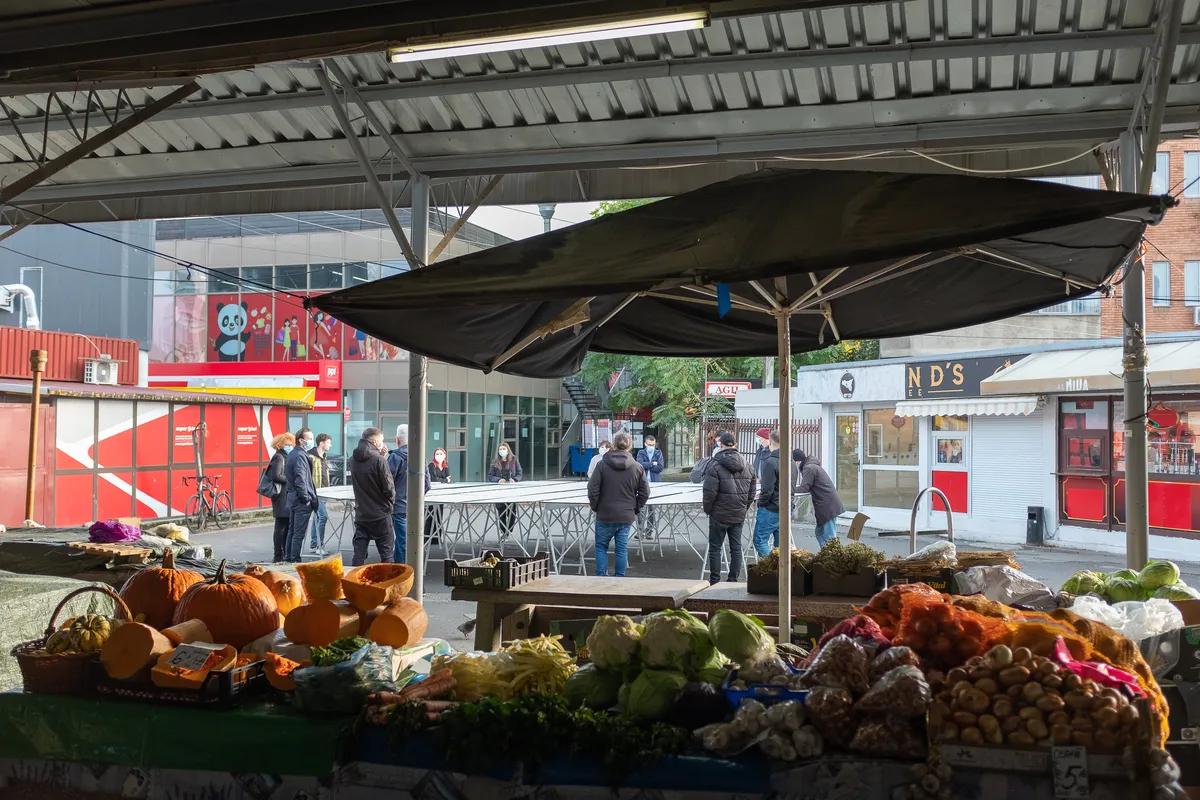 Instalație în Piața 700- proiect câștigător